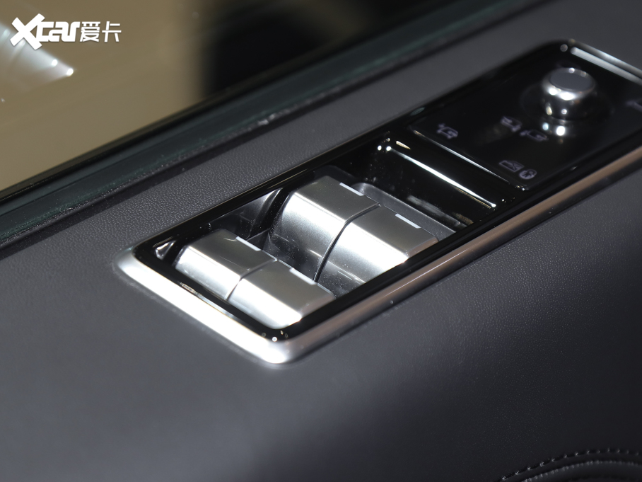 2022 3.0 L6 400PS 焓L