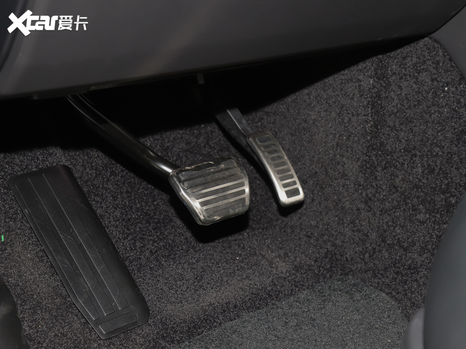 2022 3.0 L6 400PS 焓L