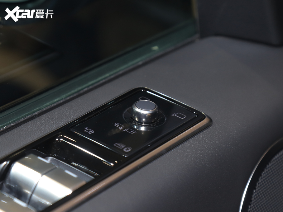 2022 3.0 L6 400PS 焓L