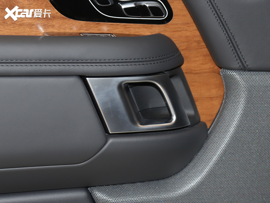 2022 3.0 L6 400PS 焓L