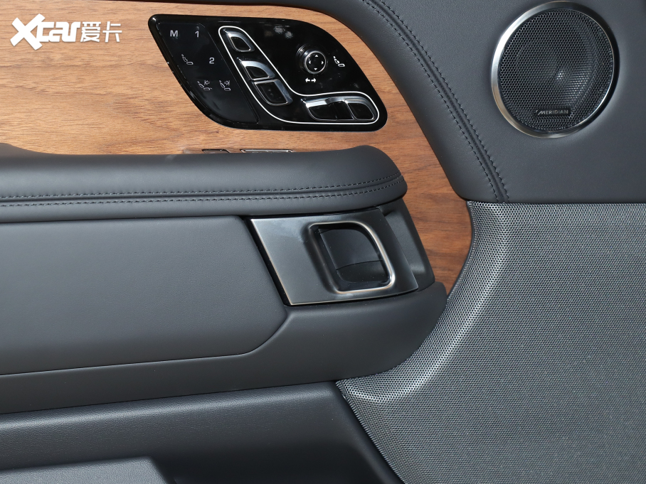 2022 3.0 L6 400PS 焓L