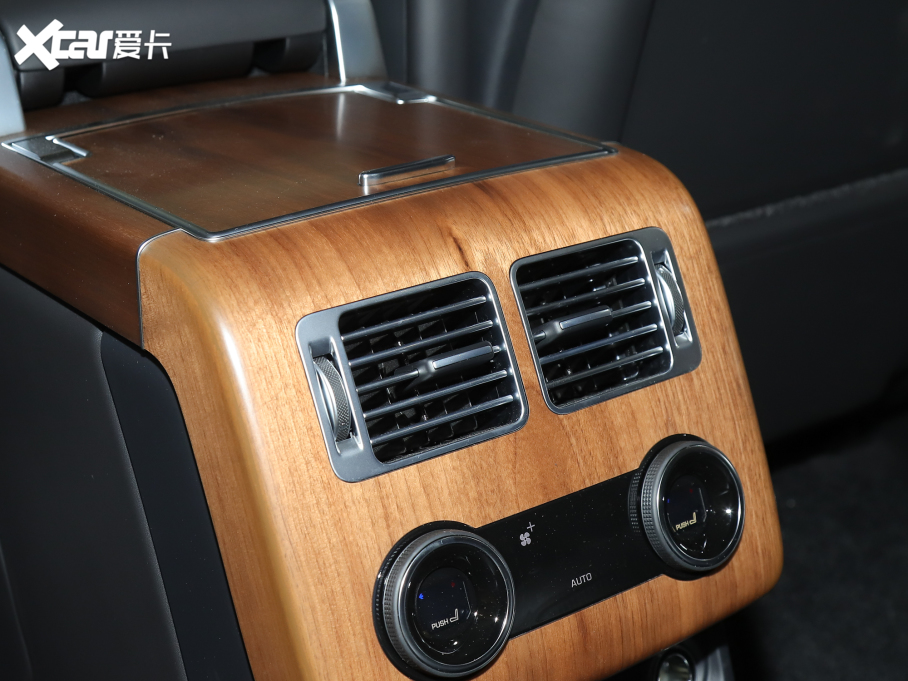 2022 3.0 L6 400PS 焓L