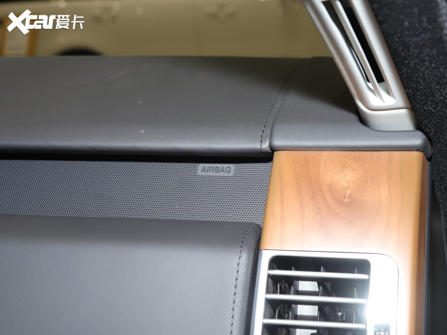 2022 3.0 L6 400PS 焓(chung)L