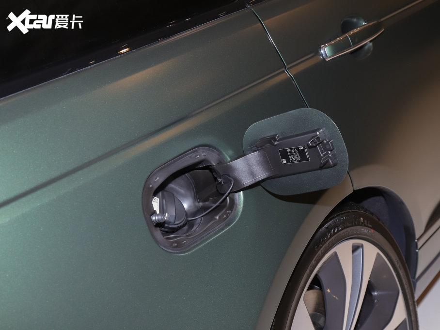 2022 5.0 SC V8 565PS SVAҫ(dng)ذ