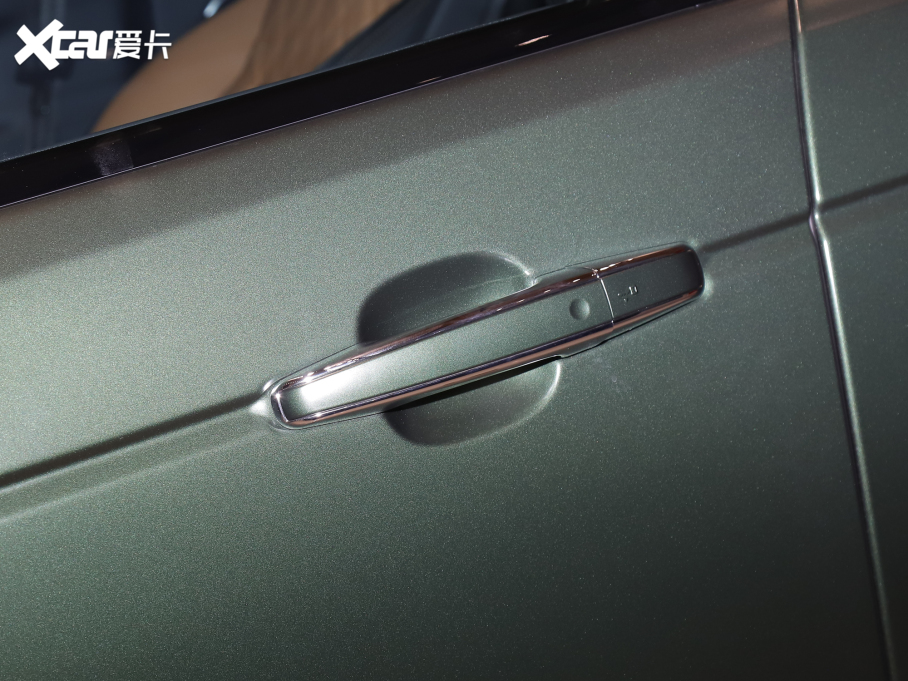 2022 5.0 SC V8 565PS SVAҫӵذ