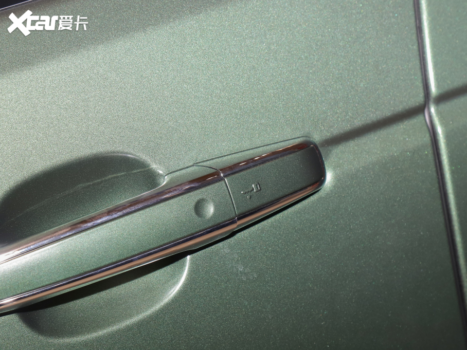 2022 5.0 SC V8 565PS SVAҫӵذ