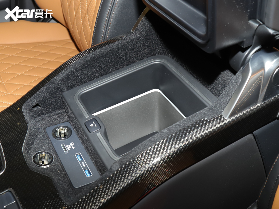 2022��� 5.0 SC V8 565PS SVAҫ�ӵ�ذ�