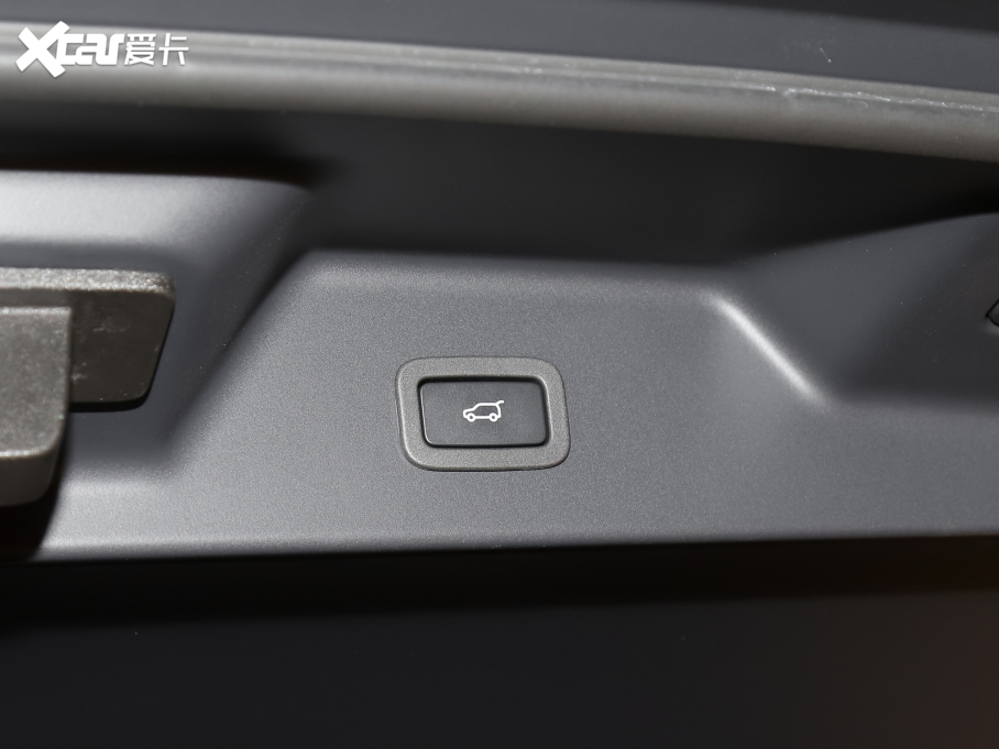 2022 5.0 SC V8 565PS SVAҫӵذ