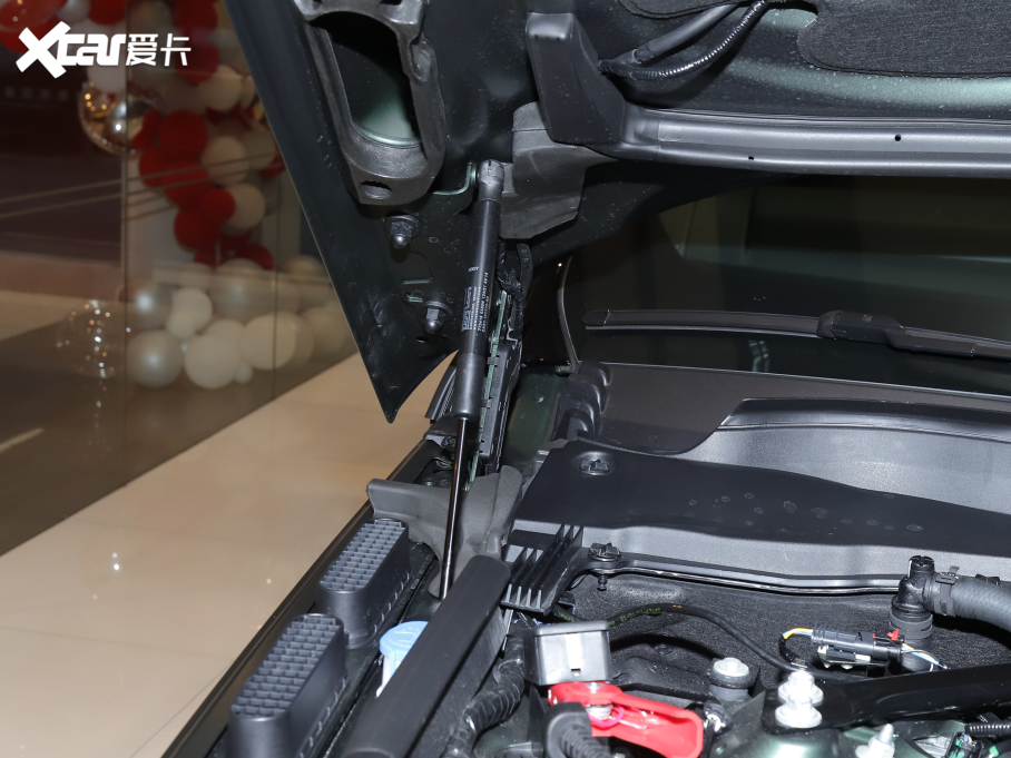 2022 5.0 SC V8 565PS SVAҫӵذ