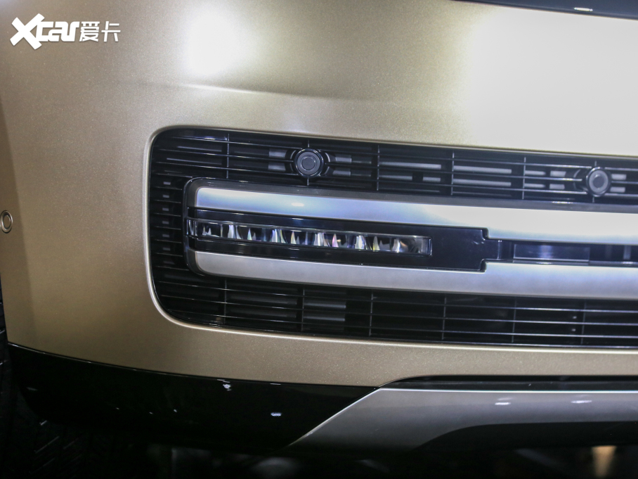 2023 4.4 V8 530PS װl(f)