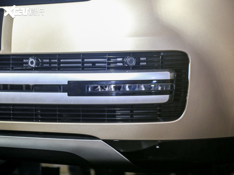 2023 4.4 V8 530PS װl(f)