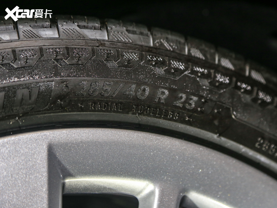 2023 4.4 V8 530PS װl