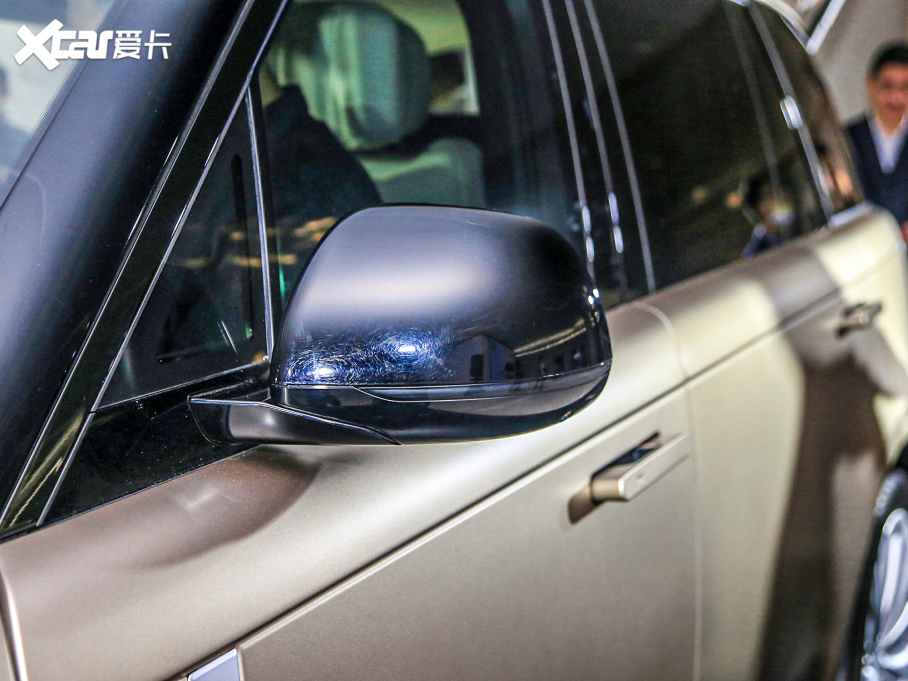 2023 4.4 V8 530PS װl