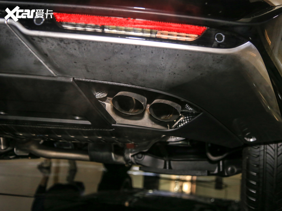 2023 4.4 V8 530PS װl(f)