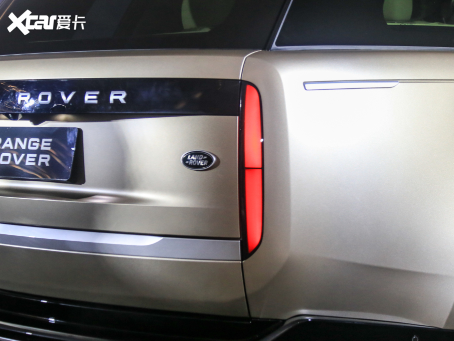 2023 4.4 V8 530PS װl