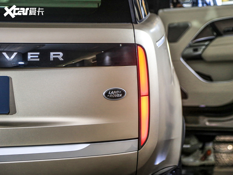 2023 4.4 V8 530PS װl