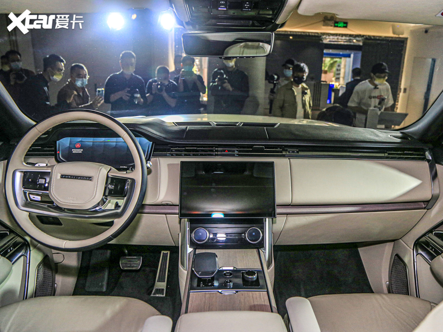 2023 4.4 V8 530PS װl