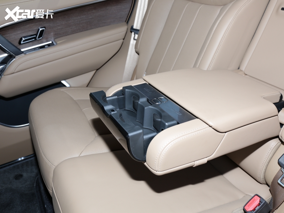 2023��� 3.0 L6 400PS ʢ�����L��