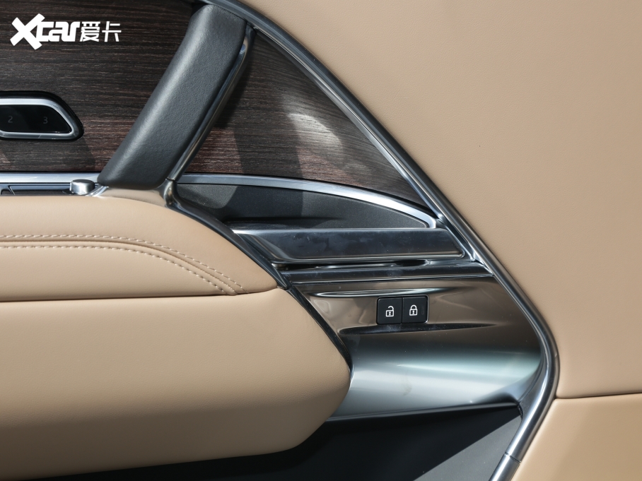 2023��� 3.0 L6 400PS ʢ�����L��