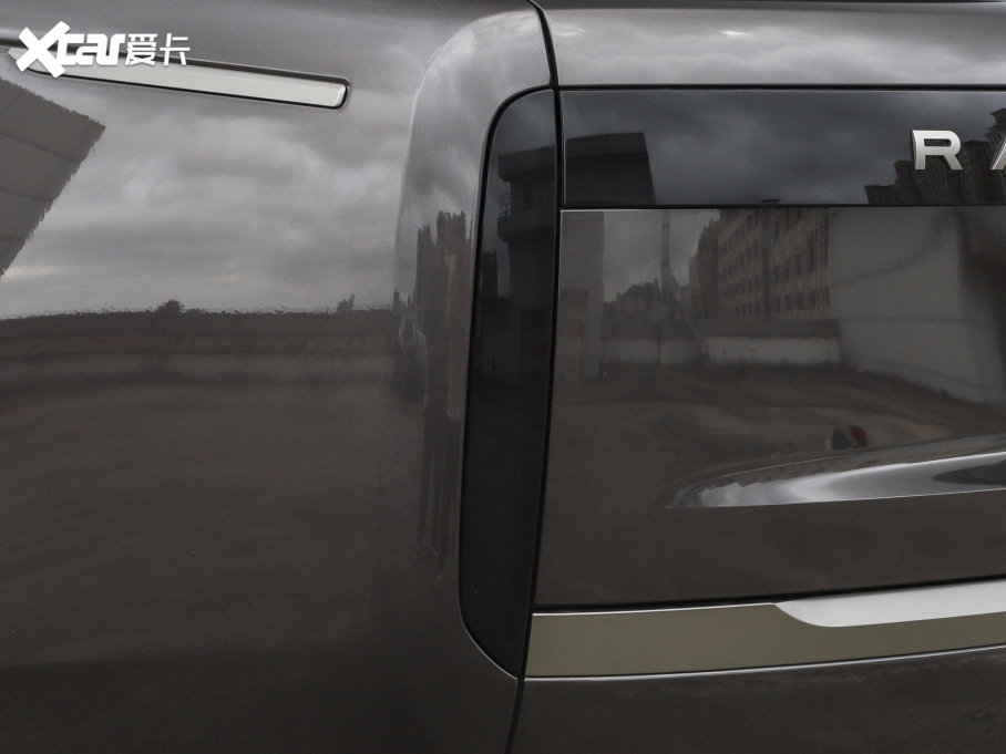 2023 3.0 L6 400PS ʢL