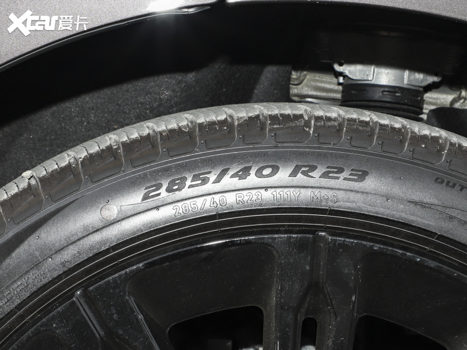 2023 3.0 L6 400PS ʢL