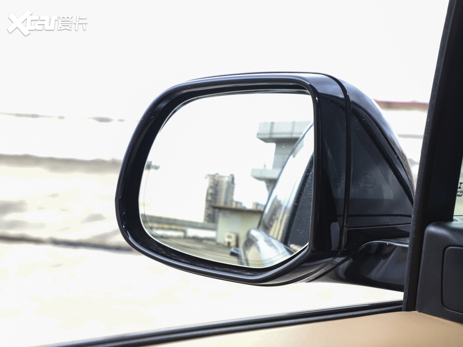 2023 3.0 L6 400PS ʢL(zhng)