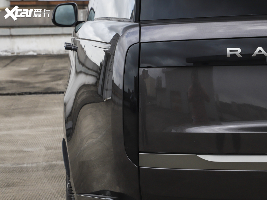 2023 3.0 L6 400PS ʢL