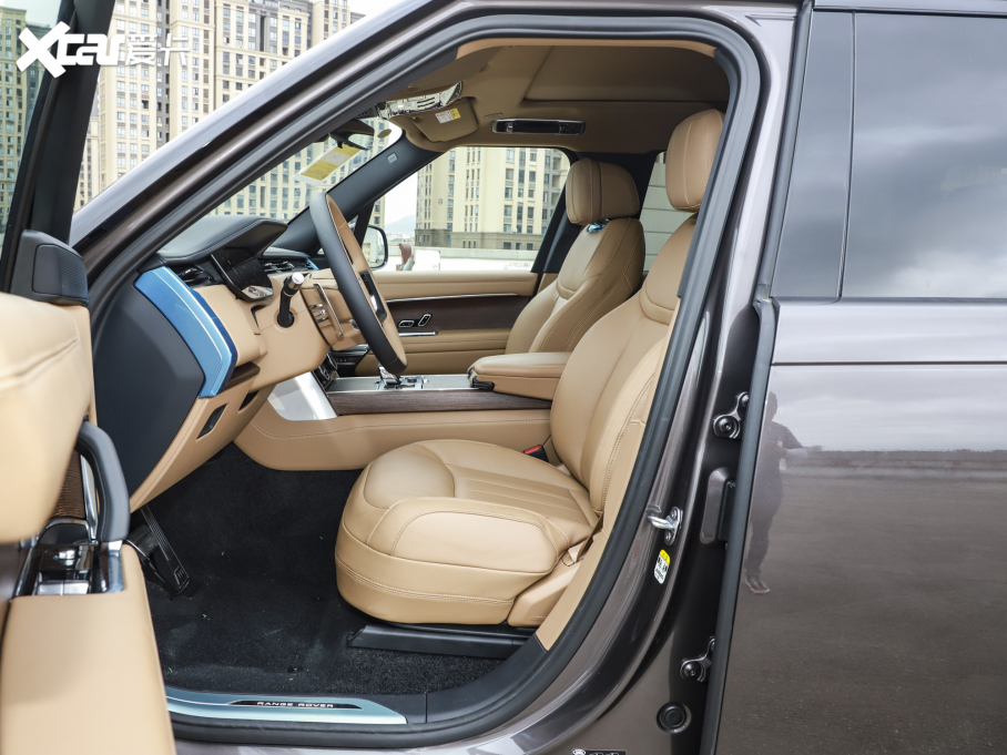 2023 3.0 L6 400PS ʢL