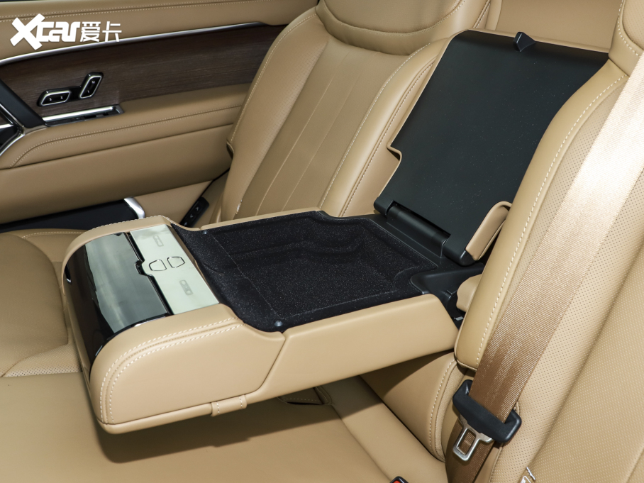 2023 3.0 L6 400PS ʢL(zhng)