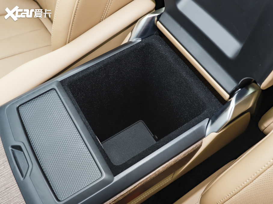 2023 3.0 L6 400PS ʢL