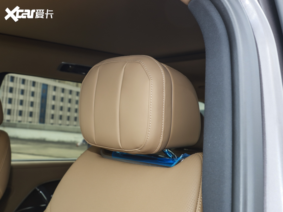 2023 3.0 L6 400PS ʢL