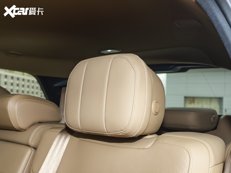 2023 3.0 L6 400PS ʢL