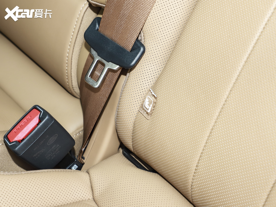 2023 3.0 L6 400PS ʢL