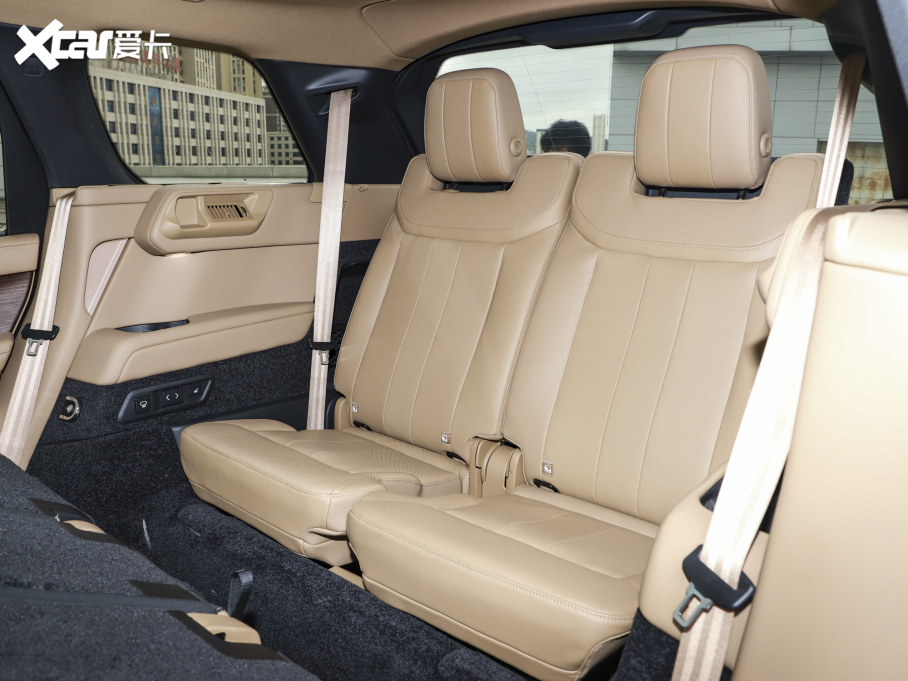 2023 3.0 L6 400PS ʢL