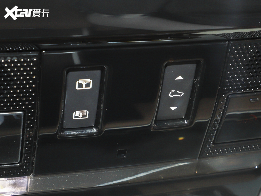 2023 3.0 L6 400PS ʢL(zhng)