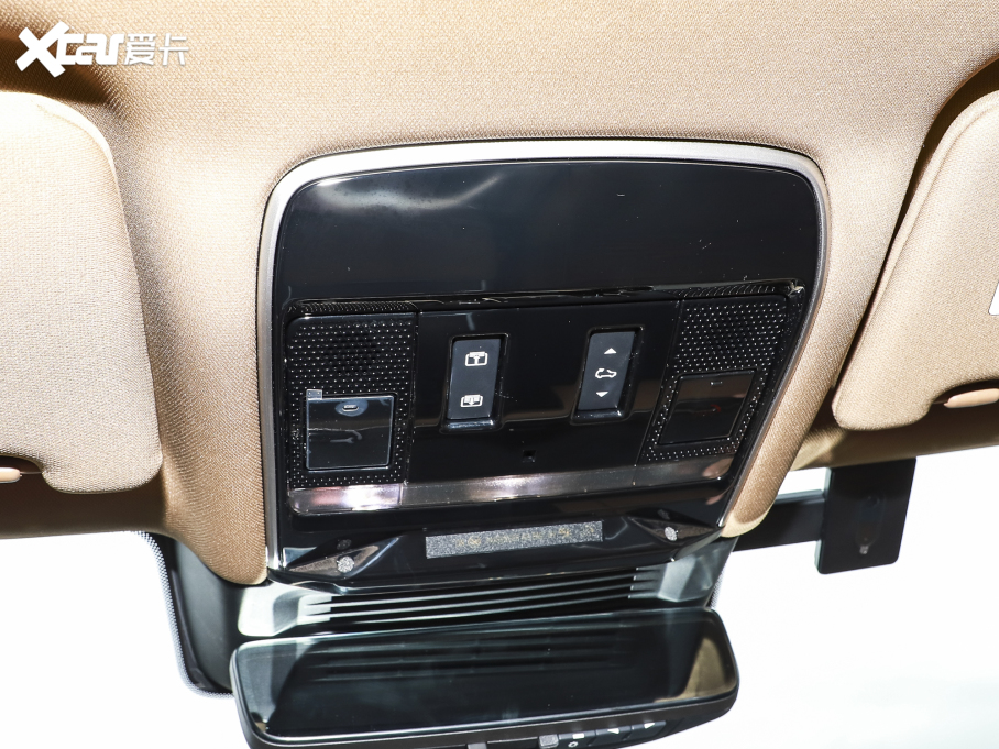 2023 3.0 L6 400PS ʢL