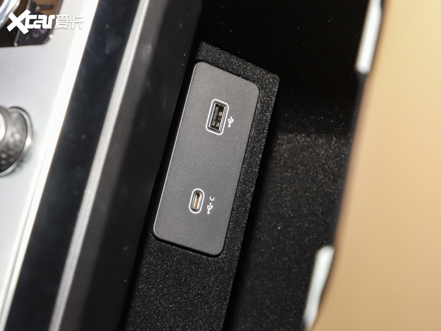 2023 3.0 L6 400PS ʢL