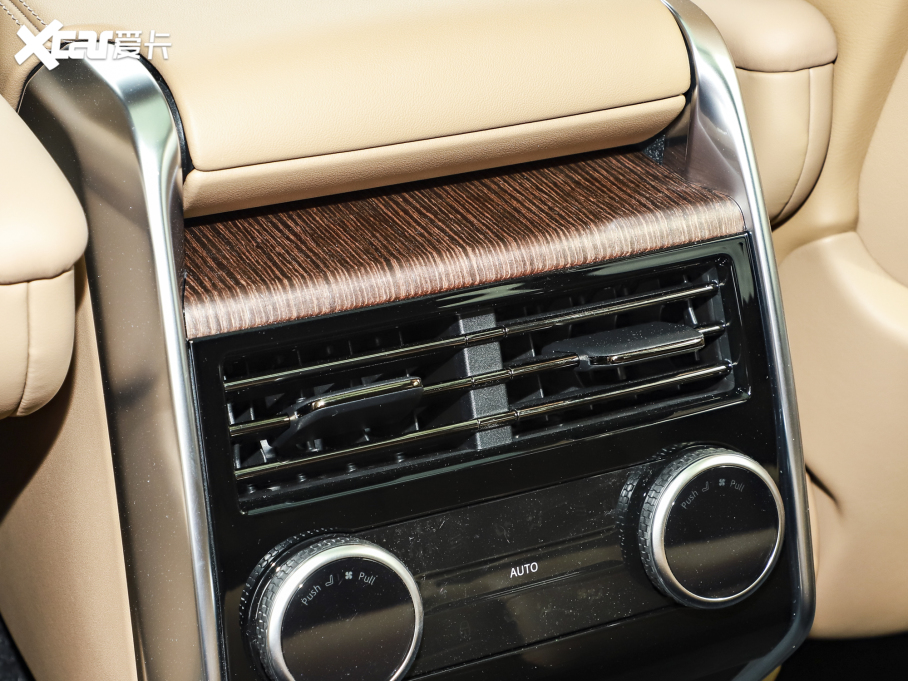 2023 3.0 L6 400PS ʢL