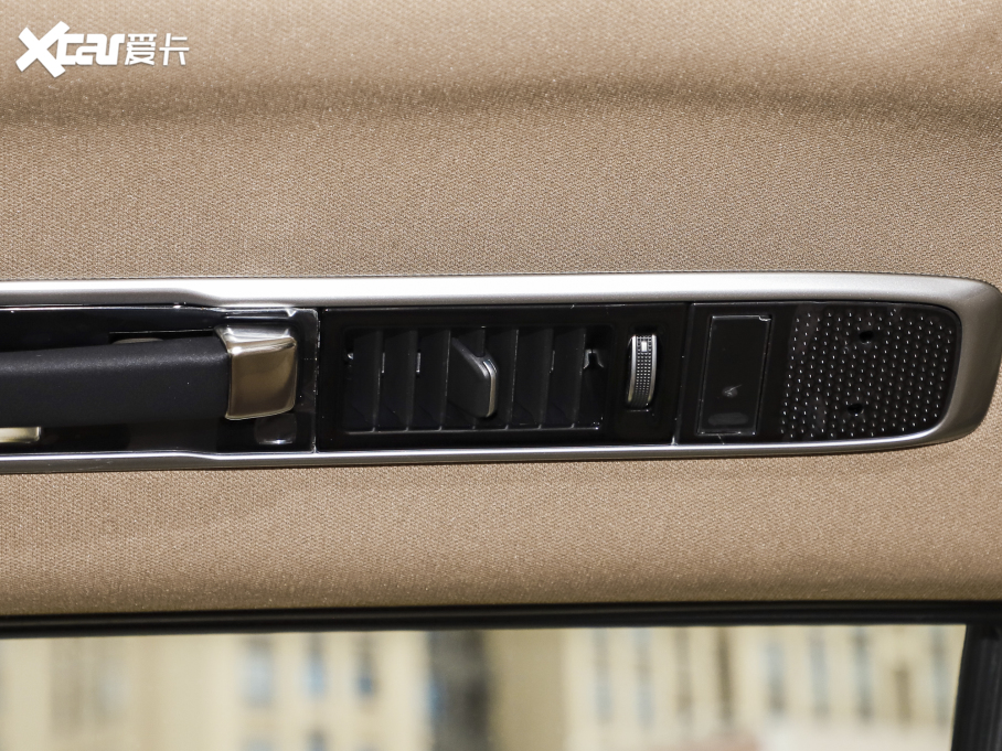 2023 3.0 L6 400PS ʢL