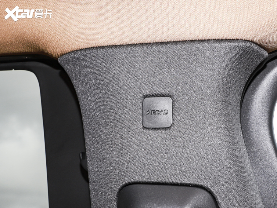 2023 3.0 L6 400PS ʢL