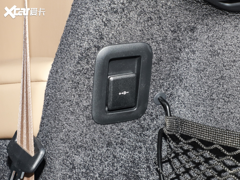 2023 3.0 L6 400PS ʢL