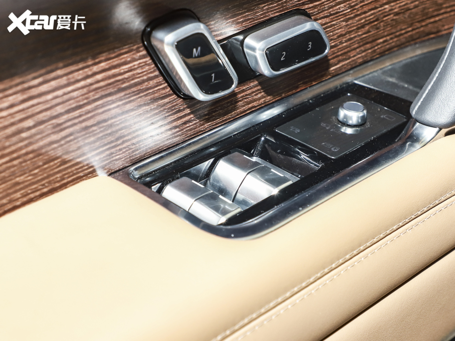 2023 3.0 L6 400PS ䷶L