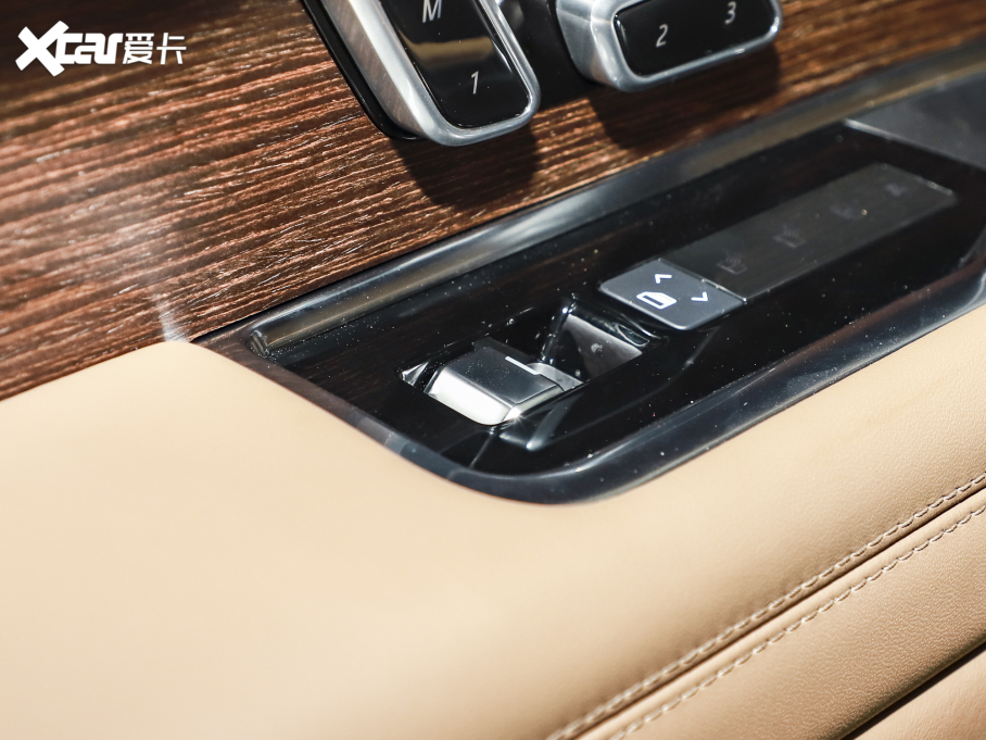 2023 3.0 L6 400PS ䷶L