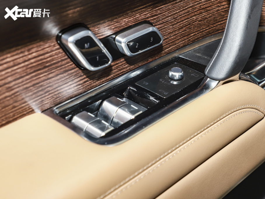 2023 3.0 L6 400PS ䷶L