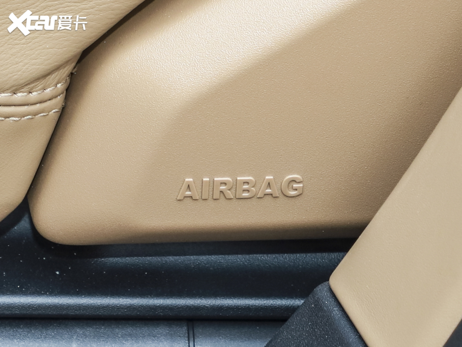 2023 3.0 L6 400PS ䷶L