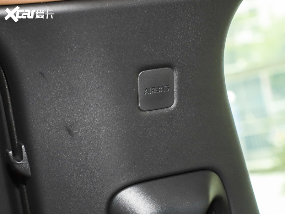 2023 3.0 L6 400PS ䷶L