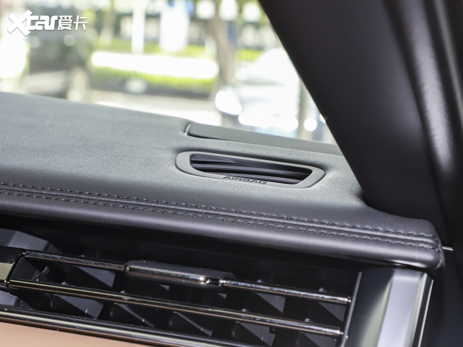 2023 3.0 L6 400PS ䷶L