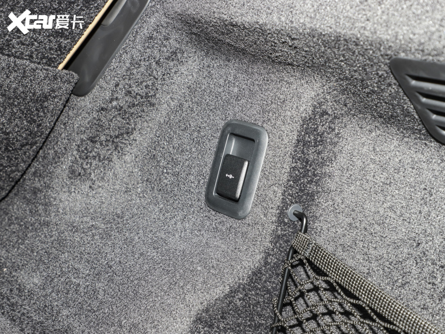 2023 3.0 L6 400PS ䷶L