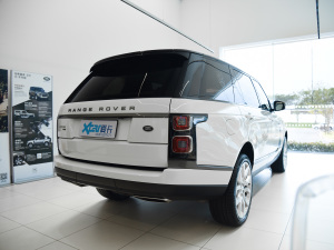 2022款3.0 L6 400PS 传世加长经典版 右后45度