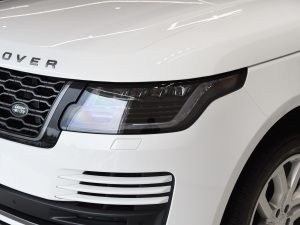 2022款3.0 L6 400PS 传世加长经典版 大灯
